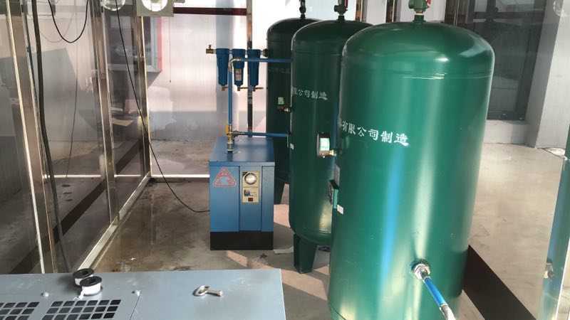 權(quán)偉螺桿空壓機提醒-儲氣罐使用年限須知