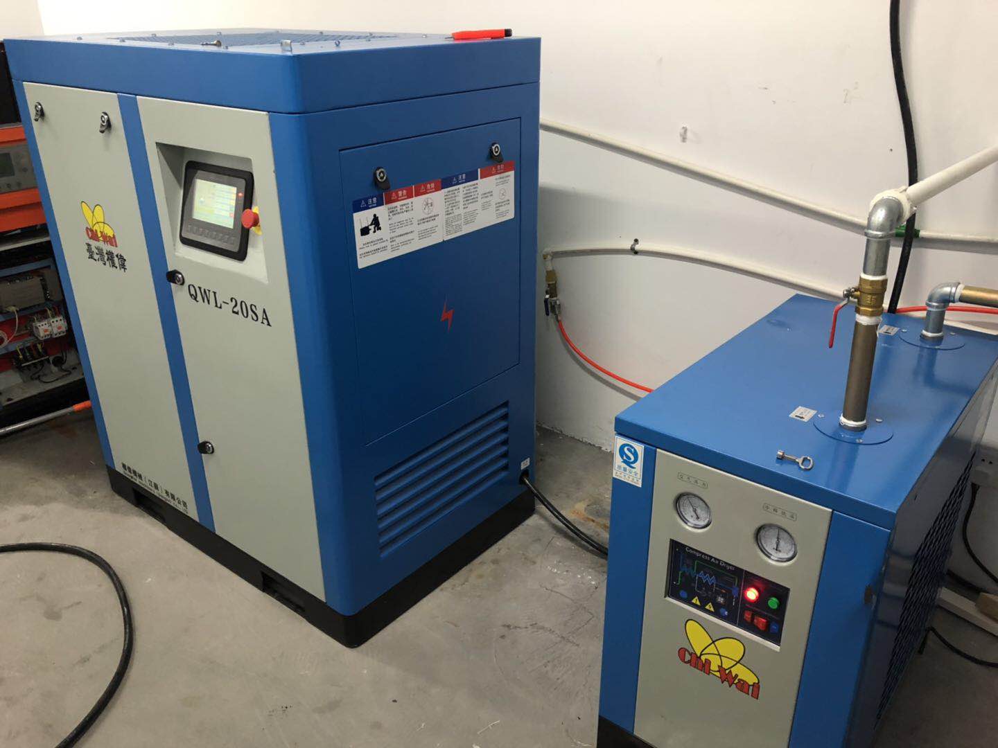 移動螺桿機(jī)潤滑油管道堵塞的幾個措施!-權(quán)偉螺桿空壓機(jī)