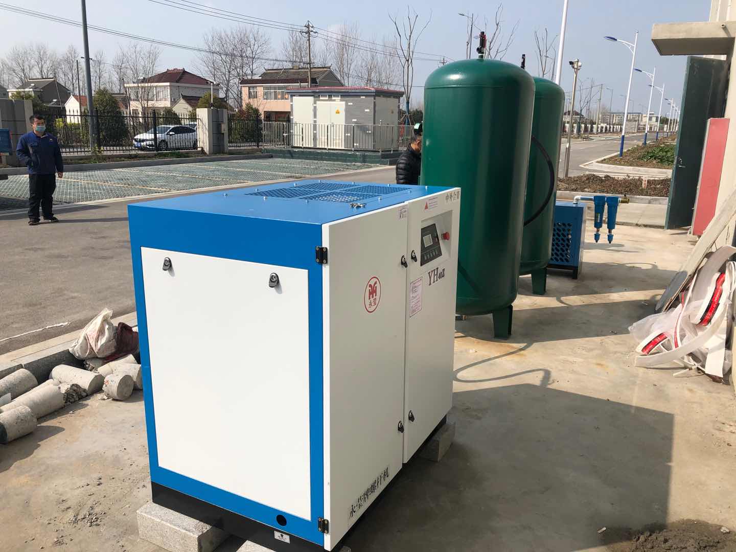 熔噴布生產(chǎn)設(shè)備使用螺桿空壓機(jī)該如何選型？