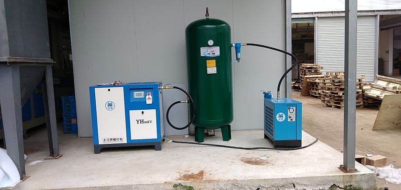 簡單談?wù)劼輻U空壓機(jī)油泥積碳的成因-權(quán)偉永瑩節(jié)能空壓機(jī)廠家