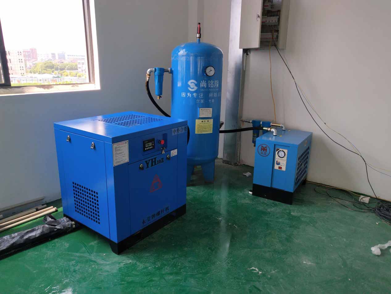 簡(jiǎn)單說(shuō)說(shuō)螺桿式空壓機(jī)呈現(xiàn)高溫如何檢修，權(quán)偉永瑩螺桿空壓機(jī)廠家