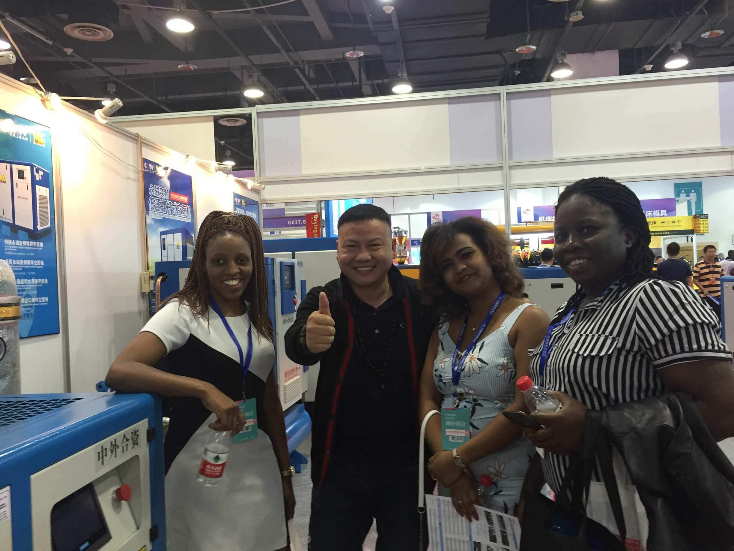 權(quán)偉節(jié)能空壓機(jī)