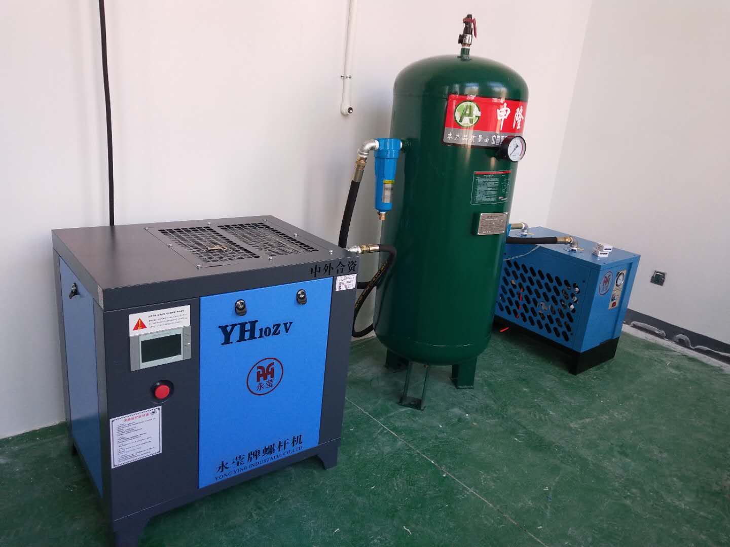 7.5KW螺桿空壓機(jī) 7.5KW螺桿空壓機(jī)