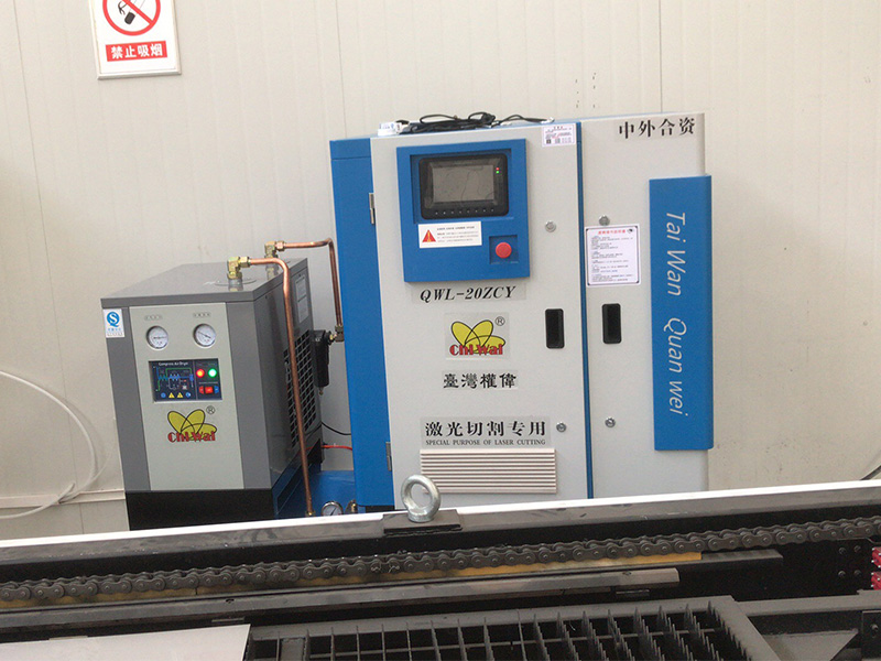 權(quán)偉激光切割螺桿空壓機(jī) 權(quán)偉激光切割螺桿空壓機(jī)