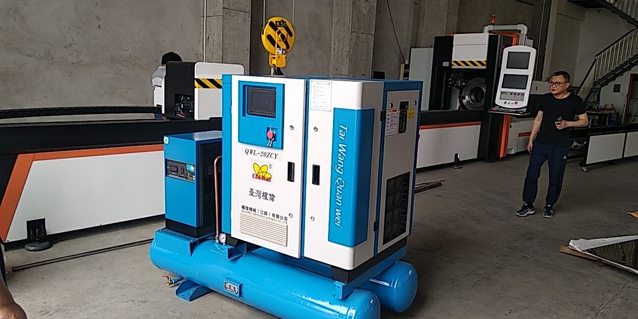 權(quán)偉激光切割螺桿空壓機(jī)
