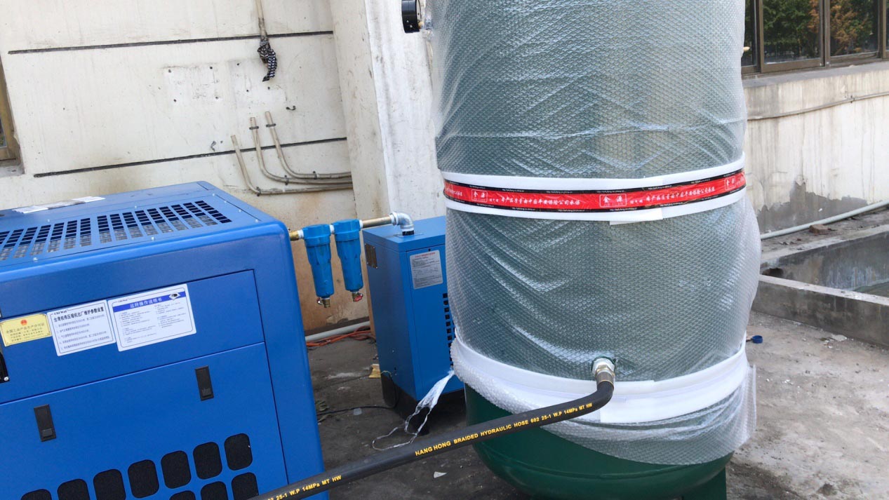 權(quán)偉螺桿空壓機(jī) 權(quán)偉螺桿空壓機(jī)