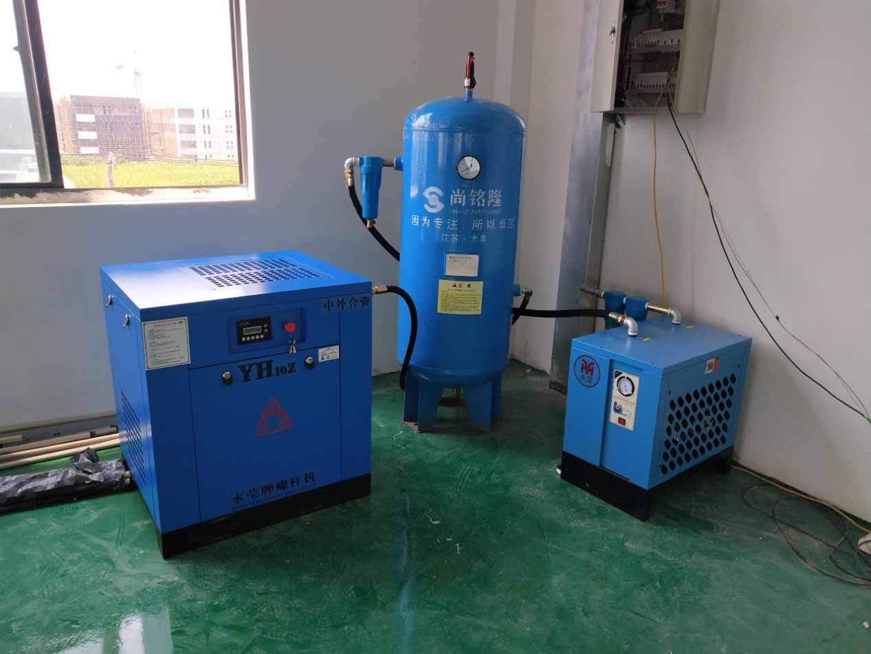 權(quán)偉永瑩螺桿空壓機廠家 權(quán)偉永瑩螺桿空壓機廠家